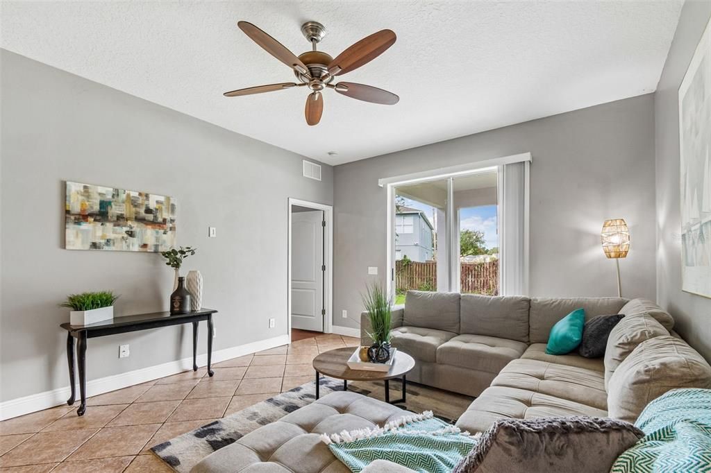 For Sale: $370,000 (4 beds, 2 baths, 1825 Square Feet)