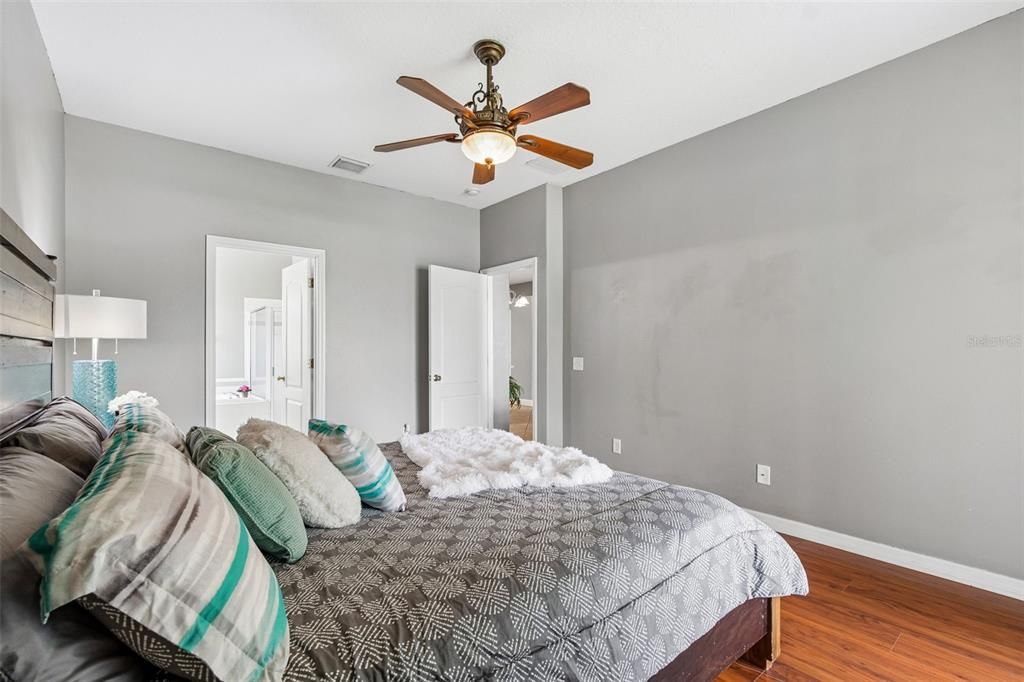 For Sale: $370,000 (4 beds, 2 baths, 1825 Square Feet)