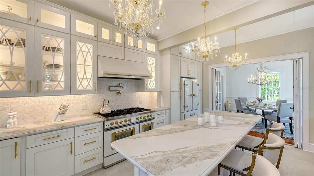 For Sale: $2,150,000 (5 beds, 4 baths, 4782 Square Feet)