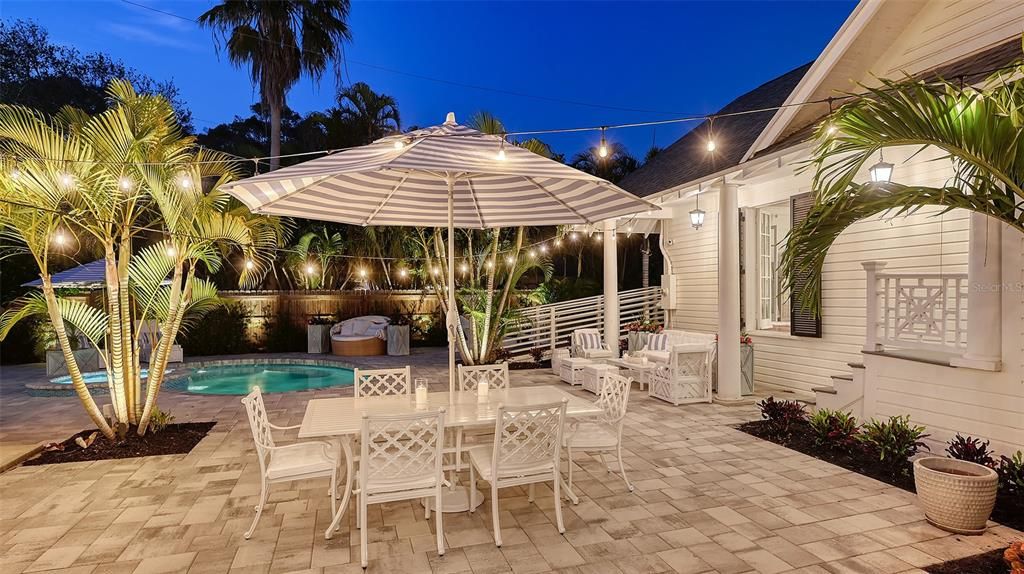 For Sale: $2,150,000 (5 beds, 4 baths, 4782 Square Feet)