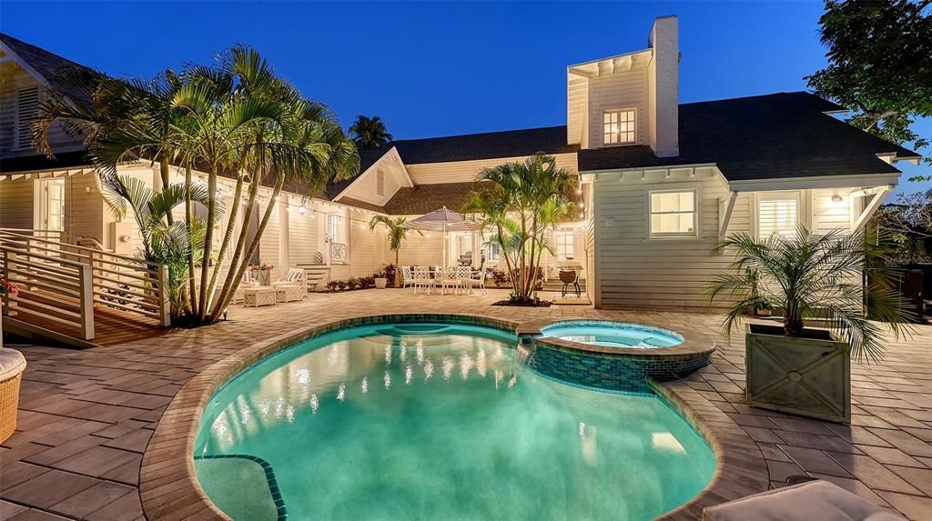 For Sale: $2,150,000 (5 beds, 4 baths, 4782 Square Feet)