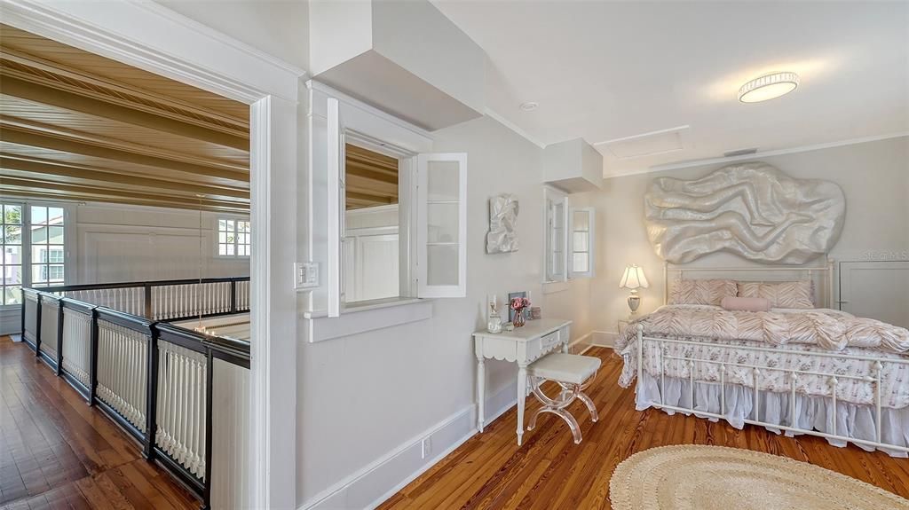 For Sale: $2,150,000 (5 beds, 4 baths, 4782 Square Feet)