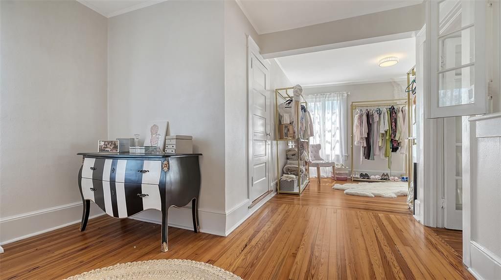 For Sale: $2,150,000 (5 beds, 4 baths, 4782 Square Feet)
