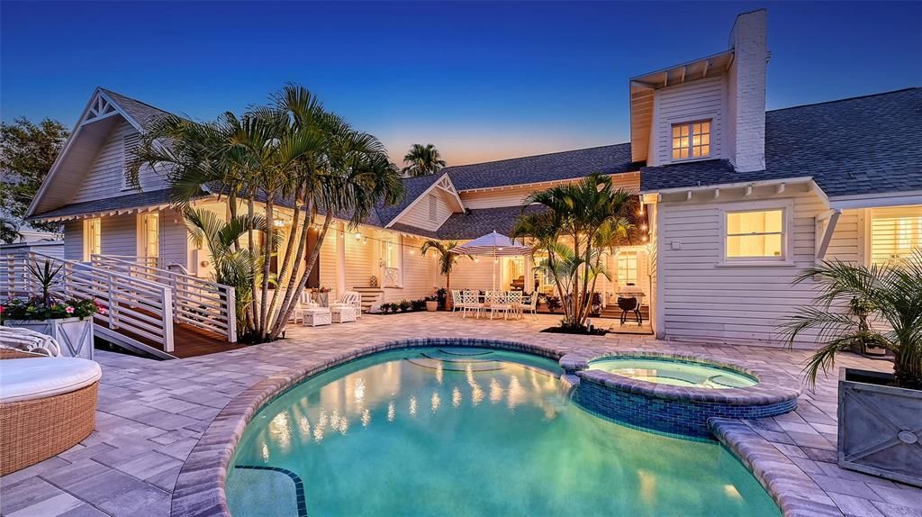 For Sale: $2,150,000 (5 beds, 4 baths, 4782 Square Feet)