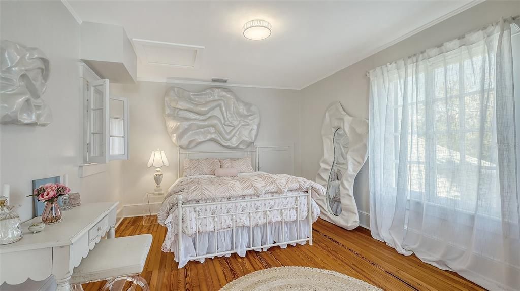 For Sale: $2,150,000 (5 beds, 4 baths, 4782 Square Feet)