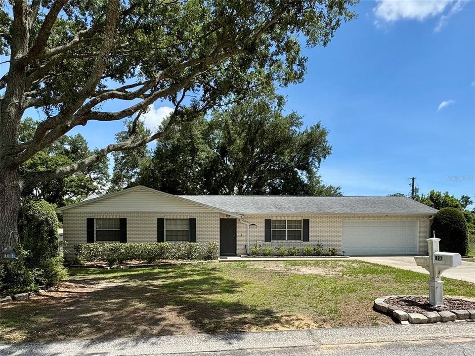 For Sale: $339,900 (3 beds, 2 baths, 1708 Square Feet)