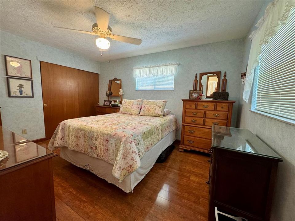 For Sale: $339,900 (3 beds, 2 baths, 1708 Square Feet)