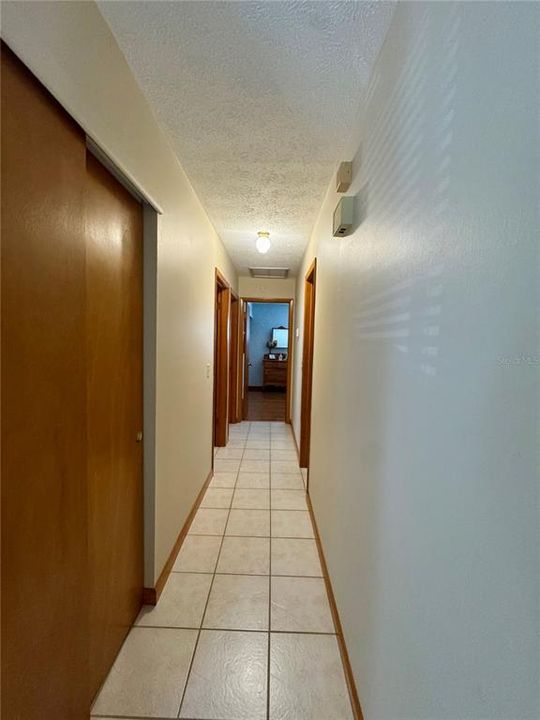 For Sale: $339,900 (3 beds, 2 baths, 1708 Square Feet)