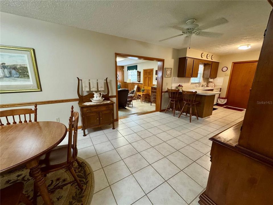 For Sale: $339,900 (3 beds, 2 baths, 1708 Square Feet)