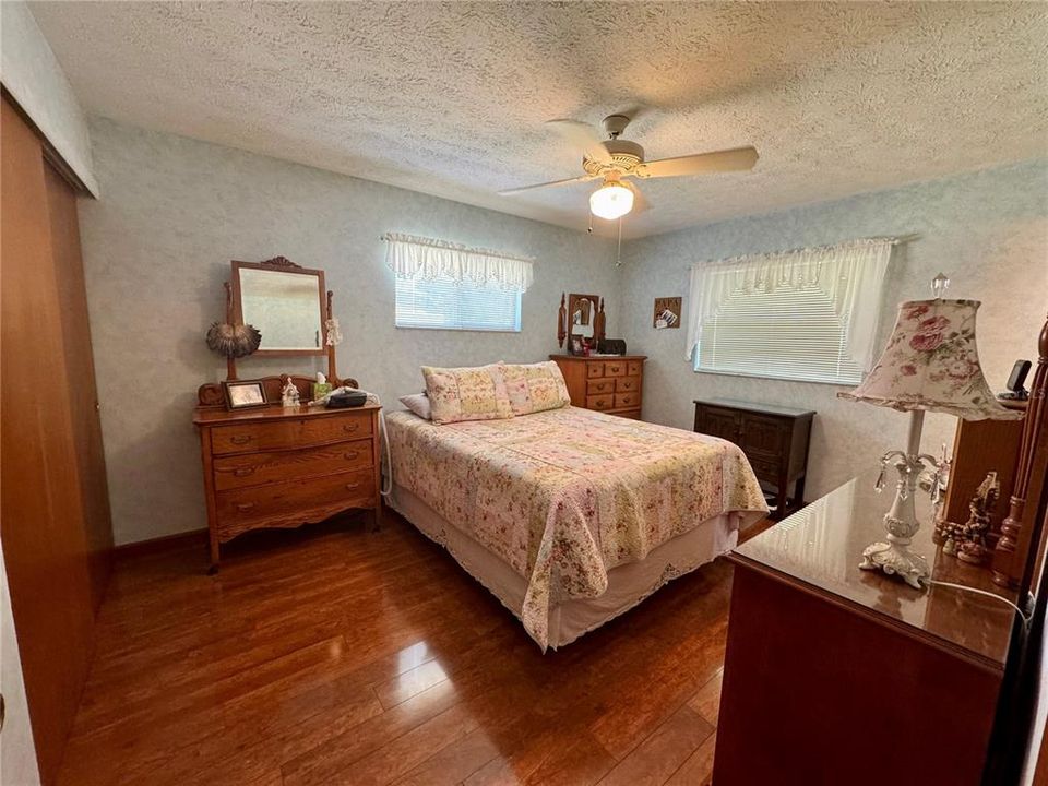 For Sale: $339,900 (3 beds, 2 baths, 1708 Square Feet)