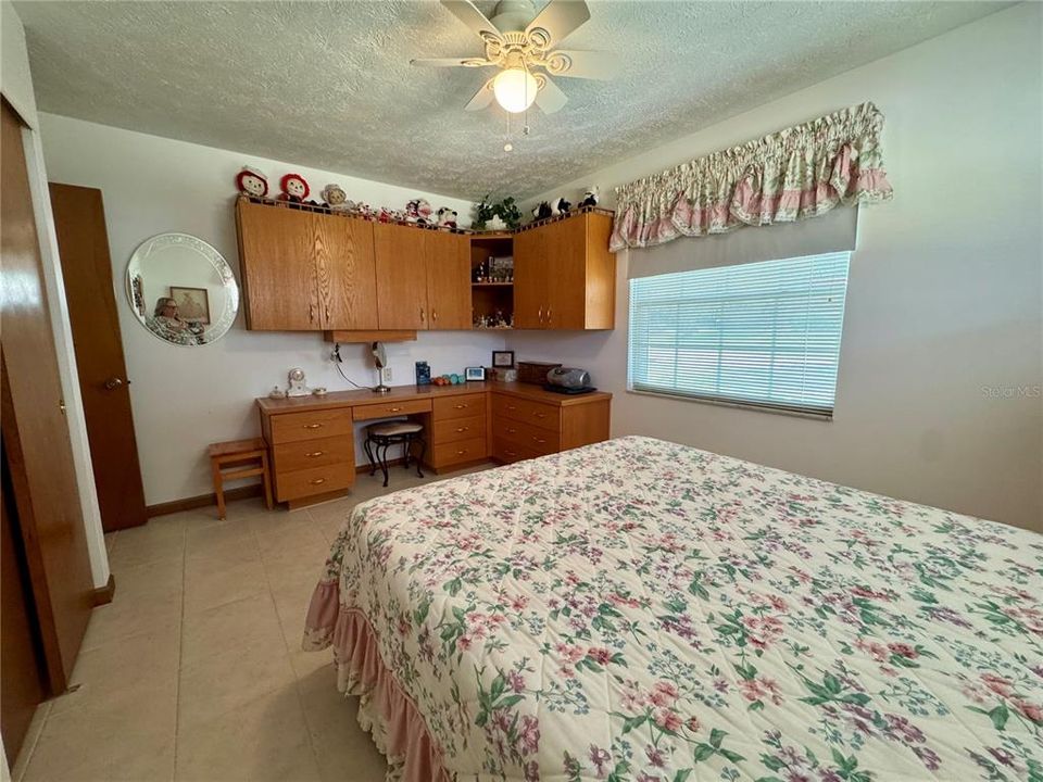 For Sale: $339,900 (3 beds, 2 baths, 1708 Square Feet)