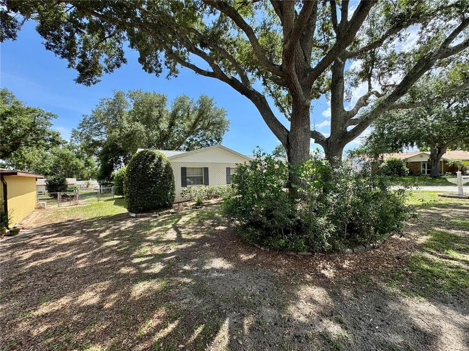 For Sale: $339,900 (3 beds, 2 baths, 1708 Square Feet)