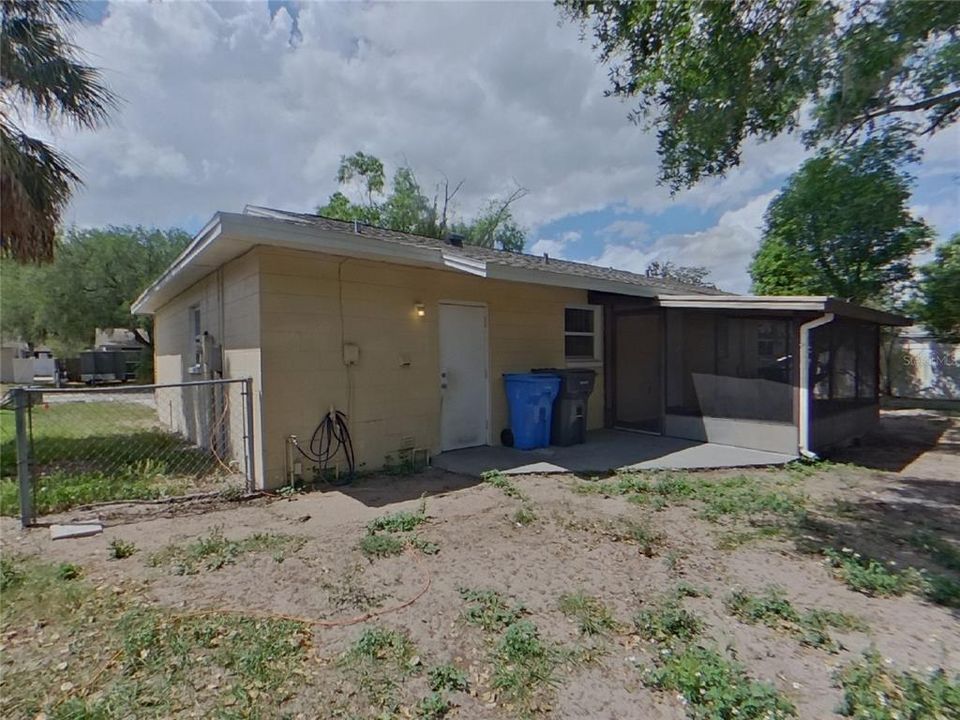 For Rent: $1,989 (3 beds, 2 baths, 1400 Square Feet)