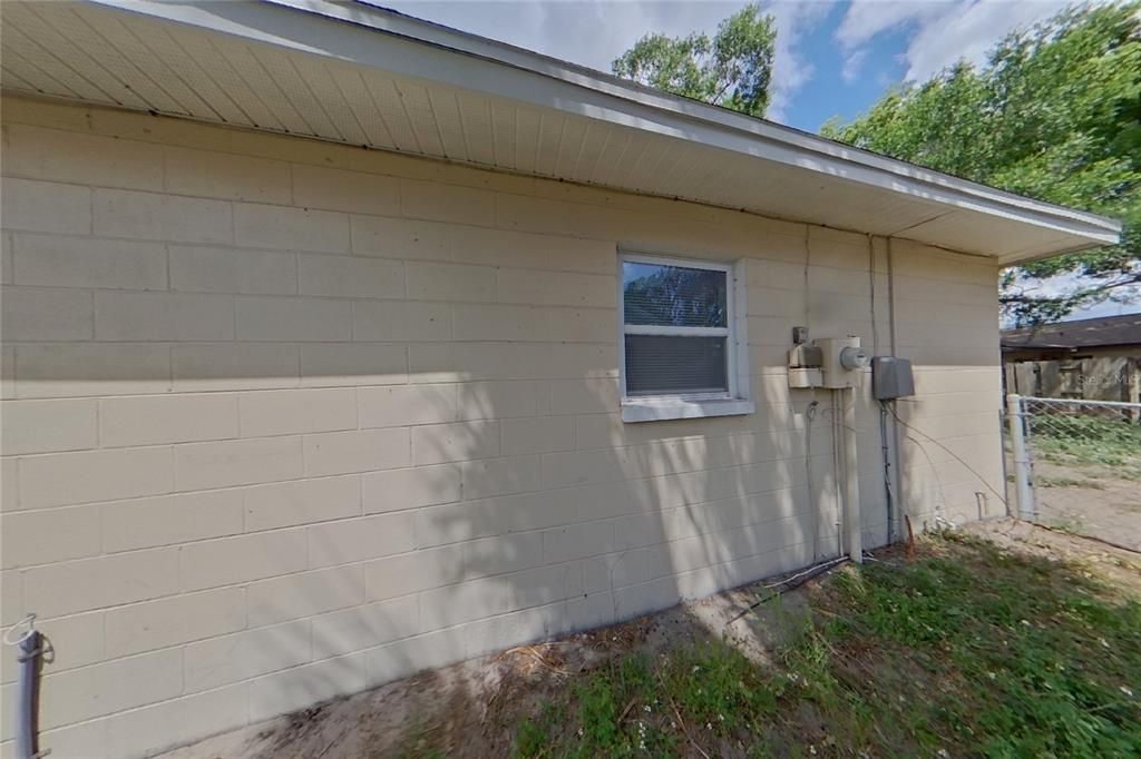 For Rent: $1,989 (3 beds, 2 baths, 1400 Square Feet)
