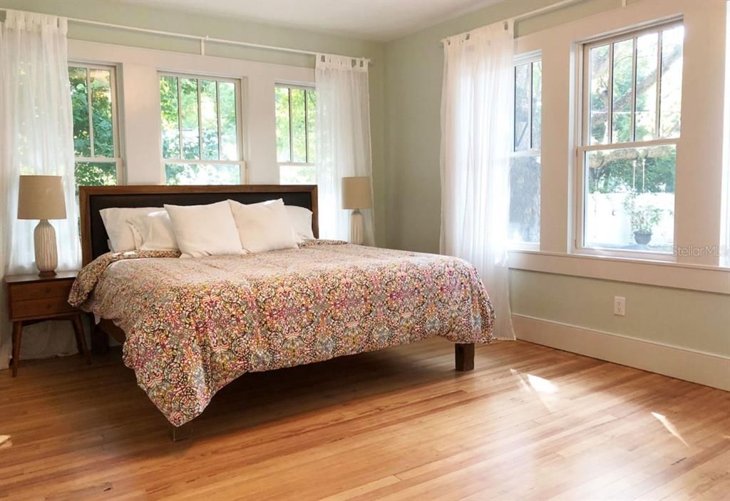 For Rent: $5,200 (3 beds, 2 baths, 2615 Square Feet)
