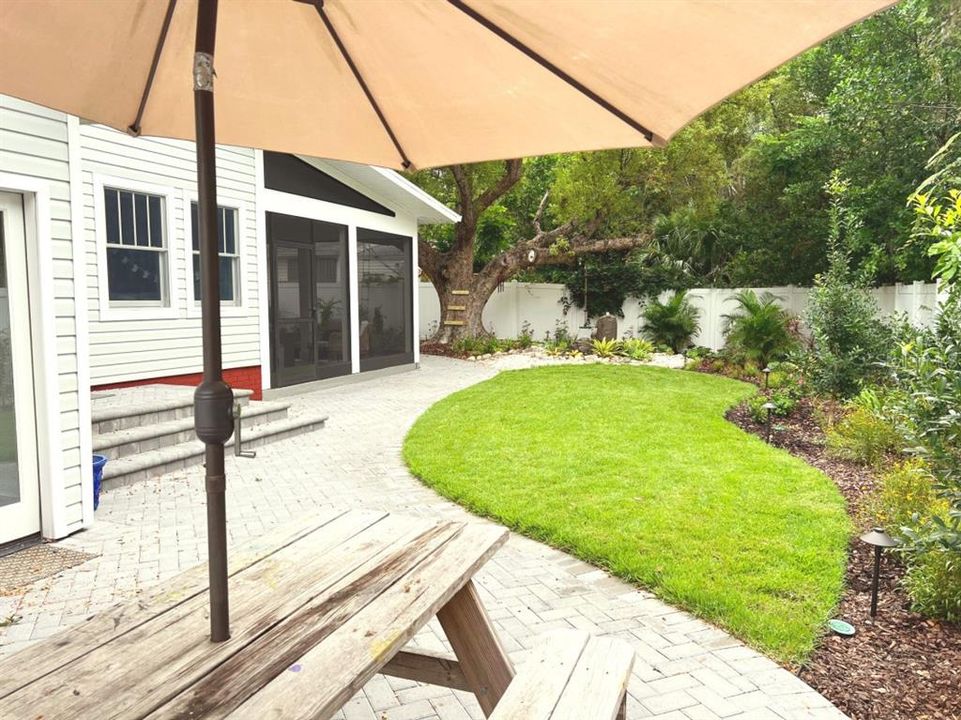 For Rent: $5,200 (3 beds, 2 baths, 2615 Square Feet)