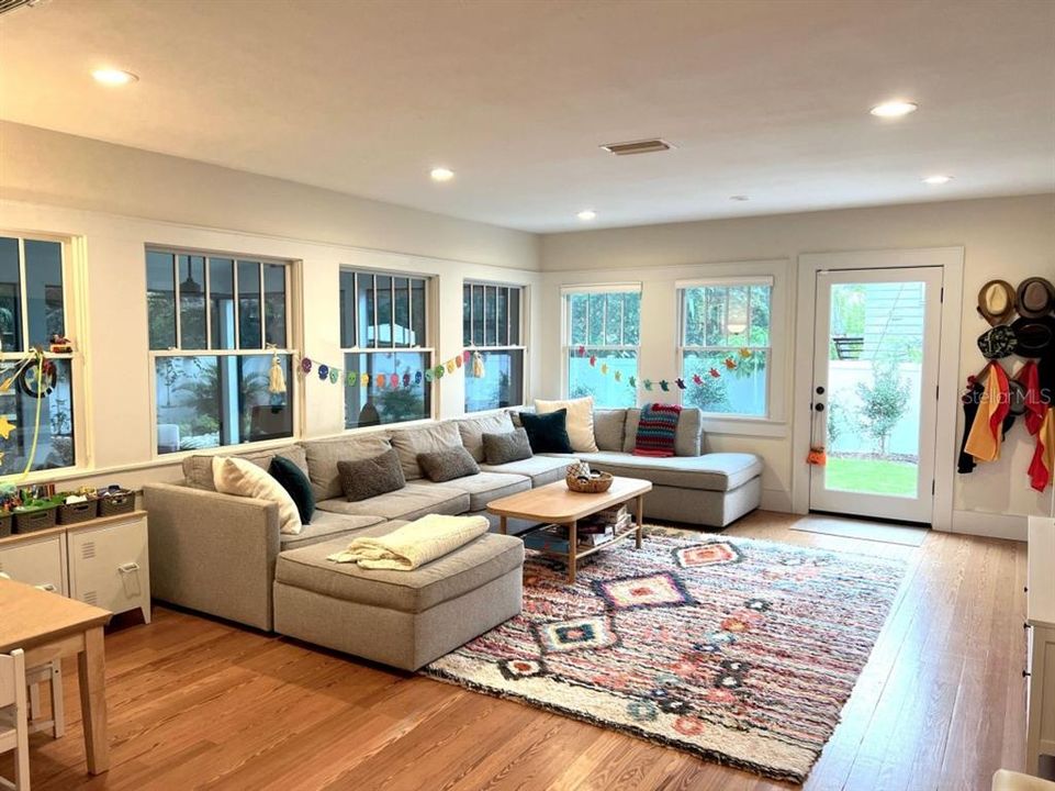 For Rent: $5,200 (3 beds, 2 baths, 2615 Square Feet)