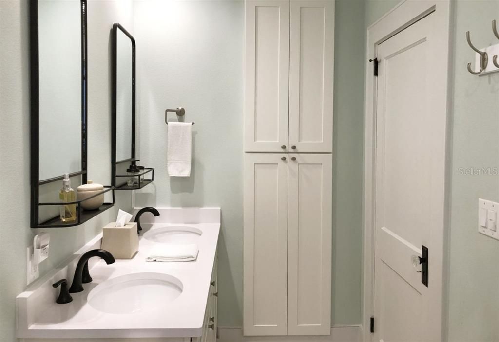 For Rent: $5,200 (3 beds, 2 baths, 2615 Square Feet)