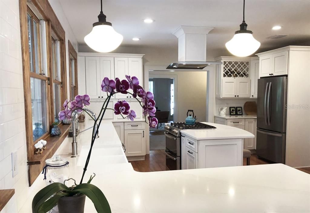 For Rent: $5,200 (3 beds, 2 baths, 2615 Square Feet)
