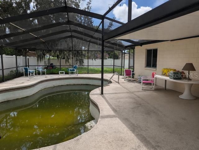 For Sale: $315,000 (3 beds, 2 baths, 1300 Square Feet)
