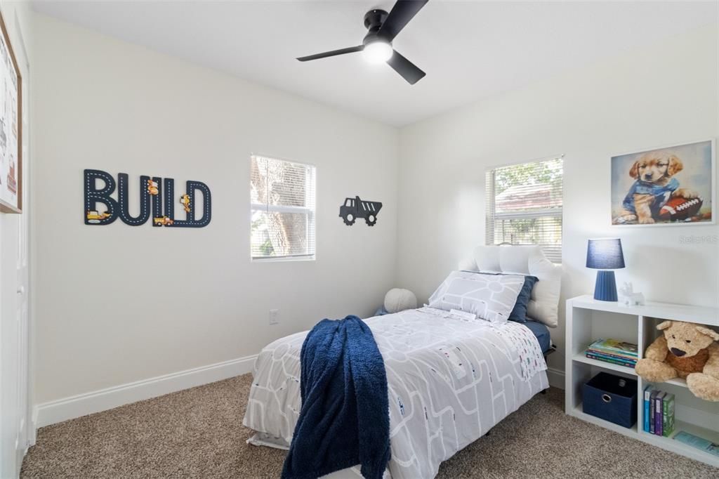 For Sale: $260,000 (3 beds, 1 baths, 864 Square Feet)