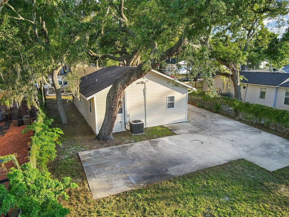 For Sale: $260,000 (3 beds, 1 baths, 864 Square Feet)