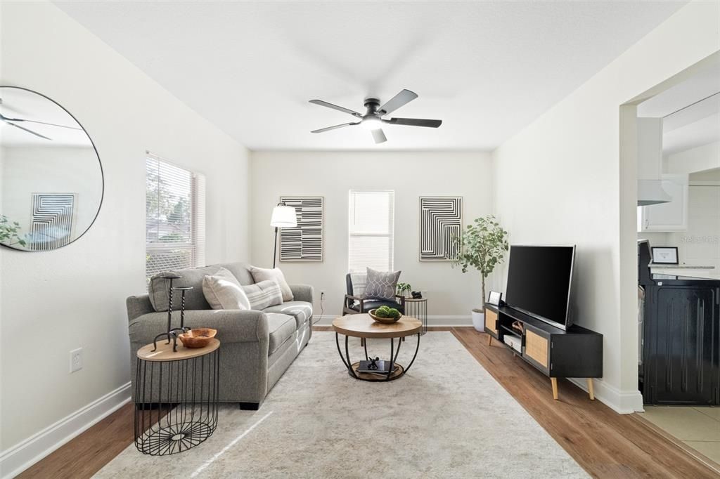 For Sale: $260,000 (3 beds, 1 baths, 864 Square Feet)