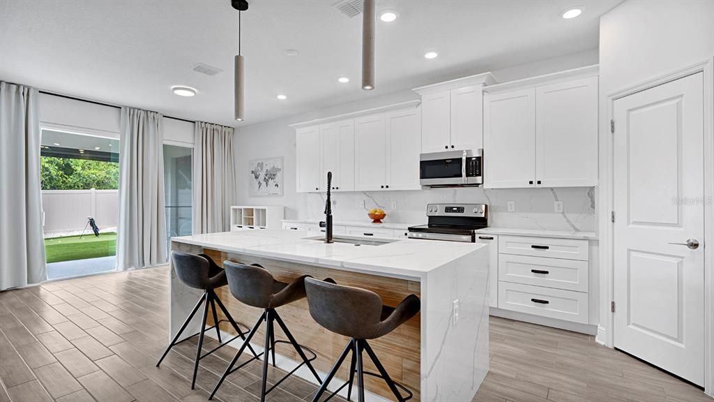 For Sale: $659,000 (5 beds, 3 baths, 3296 Square Feet)