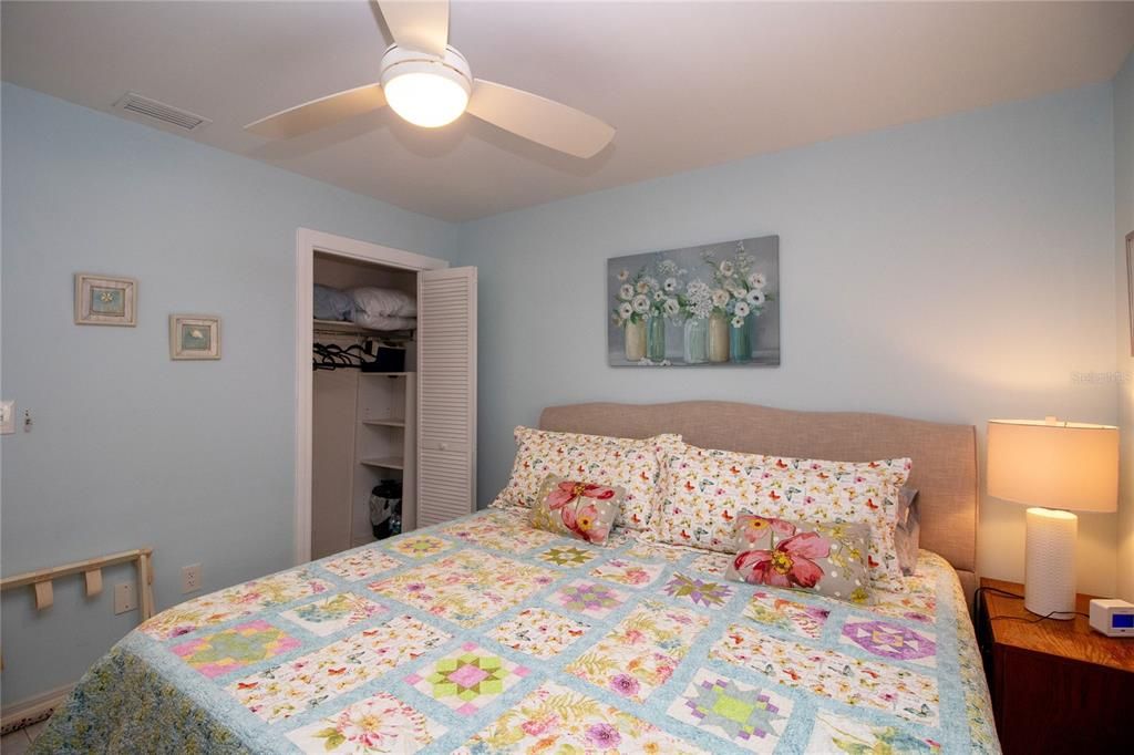 For Rent: $1,950 (2 beds, 2 baths, 840 Square Feet)
