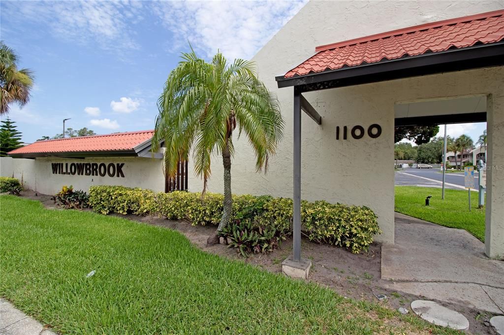 For Rent: $1,950 (2 beds, 2 baths, 840 Square Feet)