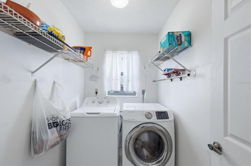 En Venta: $205,500 (2 camas, 2 baños, 978 Pies cuadrados)