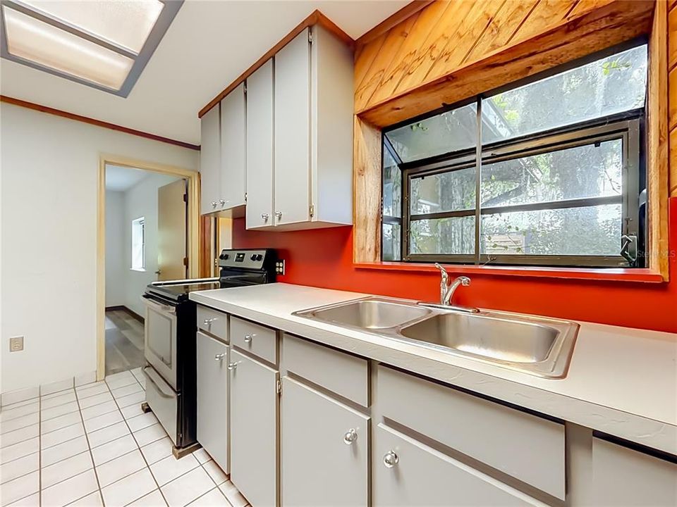 For Sale: $465,000 (3 beds, 2 baths, 1504 Square Feet)