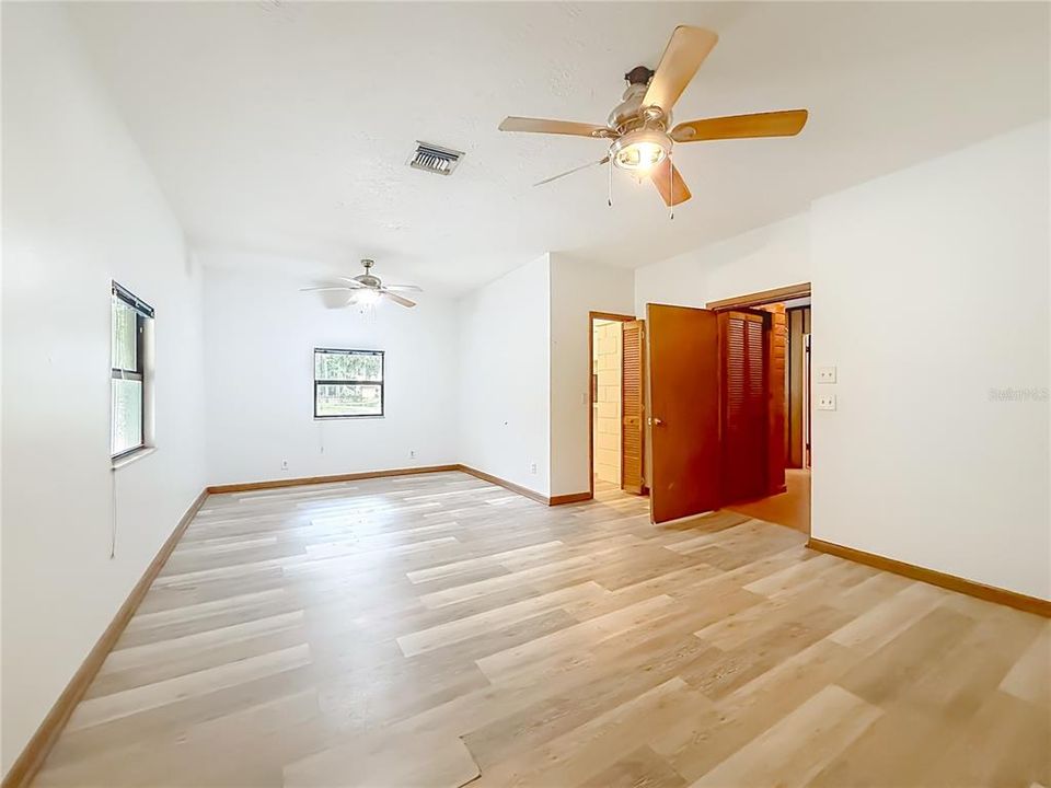 For Sale: $465,000 (3 beds, 2 baths, 1504 Square Feet)