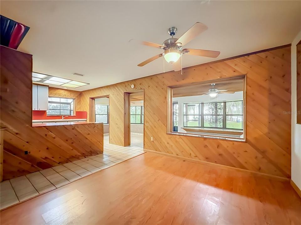 For Sale: $465,000 (3 beds, 2 baths, 1504 Square Feet)