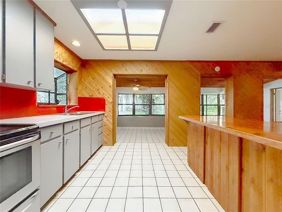 For Sale: $465,000 (3 beds, 2 baths, 1504 Square Feet)