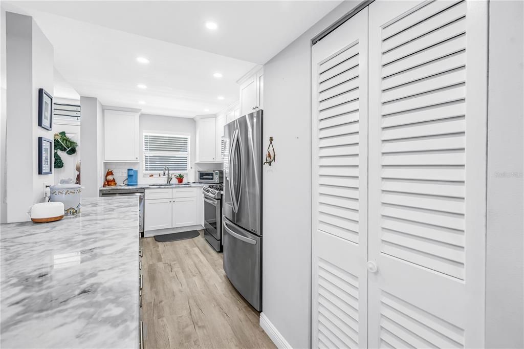 На продажу: $239,000 (1 спален, 1 ванн, 1170 Квадратных фут)