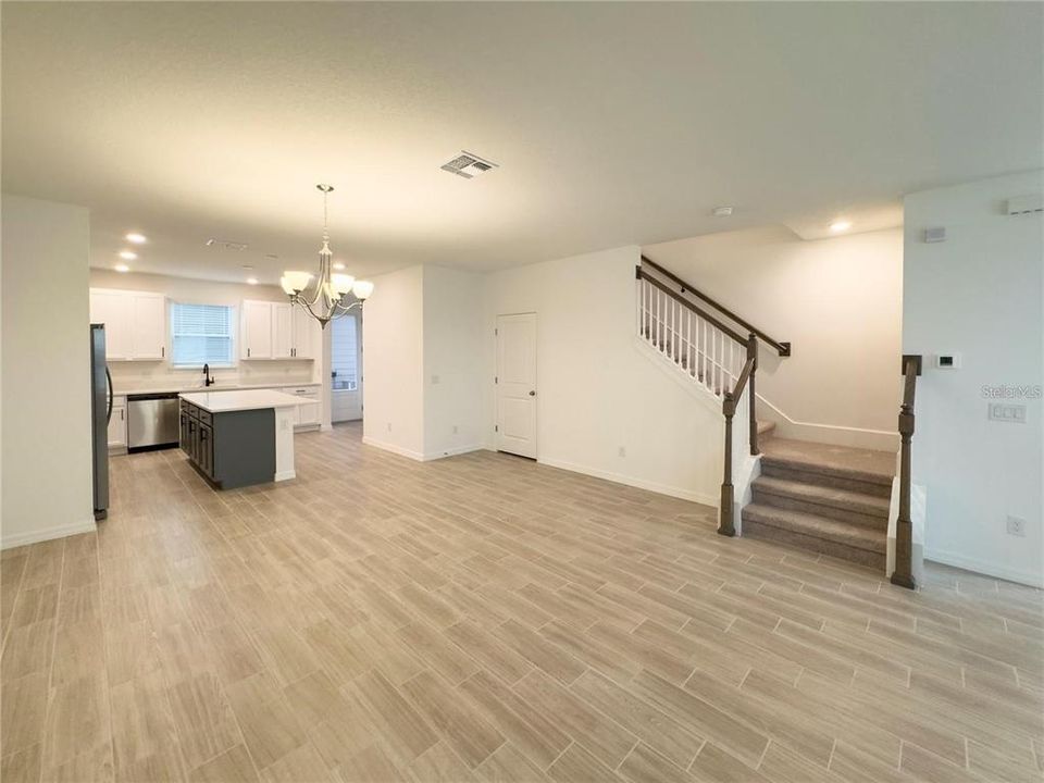 For Rent: $2,350 (3 beds, 2 baths, 1750 Square Feet)