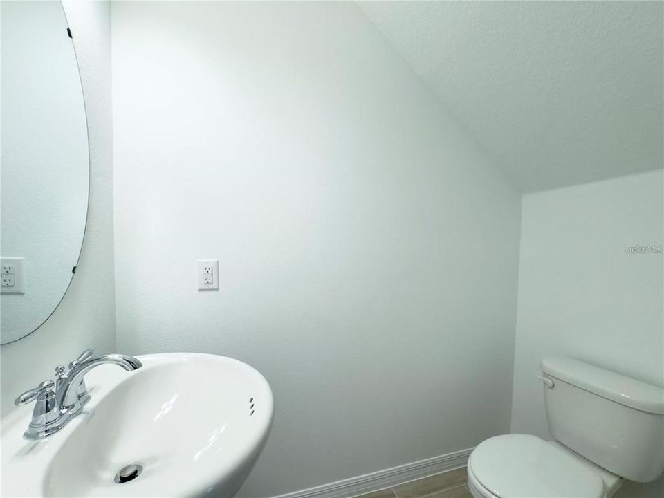For Rent: $2,350 (3 beds, 2 baths, 1750 Square Feet)