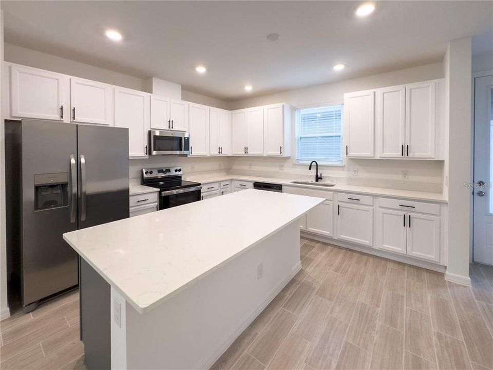 For Rent: $2,350 (3 beds, 2 baths, 1750 Square Feet)