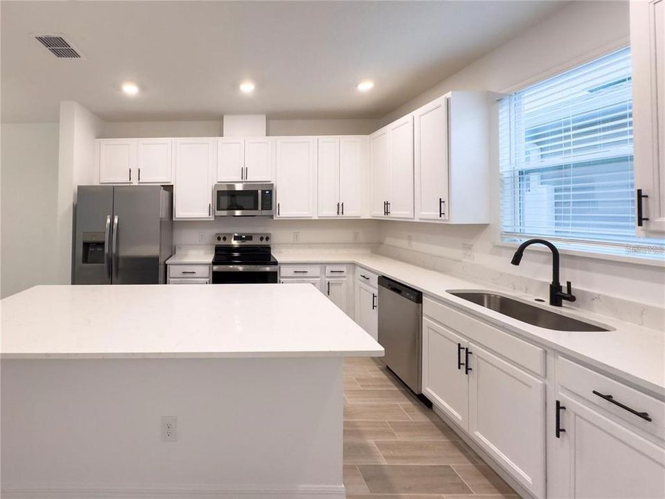 For Rent: $2,350 (3 beds, 2 baths, 1750 Square Feet)