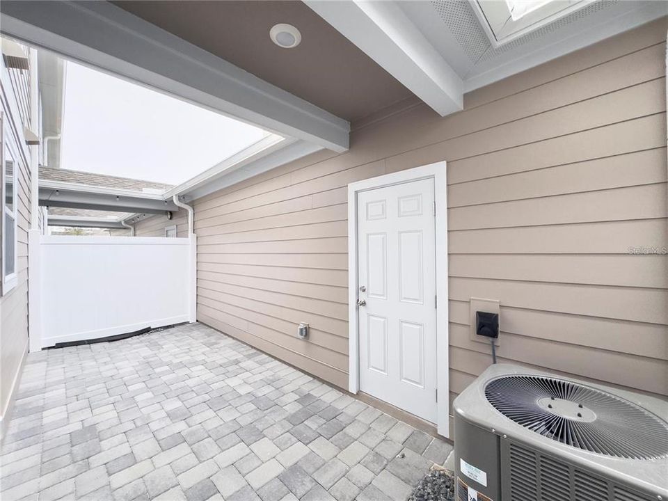 For Rent: $2,350 (3 beds, 2 baths, 1750 Square Feet)