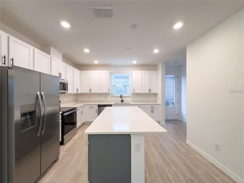 For Rent: $2,350 (3 beds, 2 baths, 1750 Square Feet)