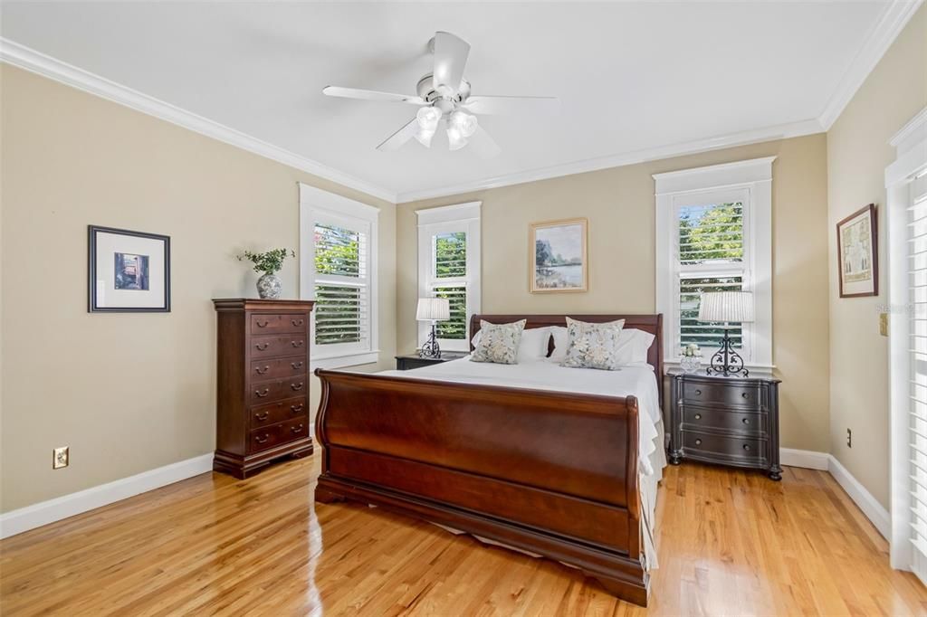 For Sale: $899,900 (3 beds, 2 baths, 1717 Square Feet)