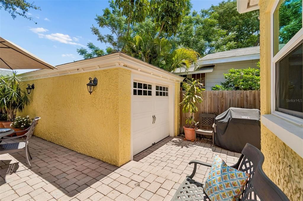 For Sale: $899,900 (3 beds, 2 baths, 1717 Square Feet)