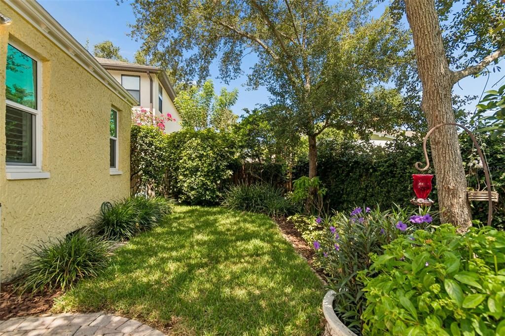 For Sale: $899,900 (3 beds, 2 baths, 1717 Square Feet)