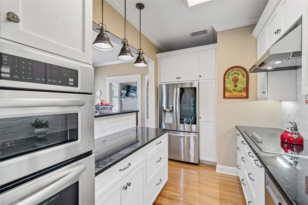 For Sale: $899,900 (3 beds, 2 baths, 1717 Square Feet)
