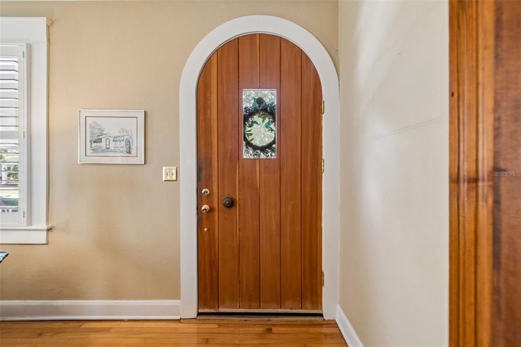 For Sale: $899,900 (3 beds, 2 baths, 1717 Square Feet)