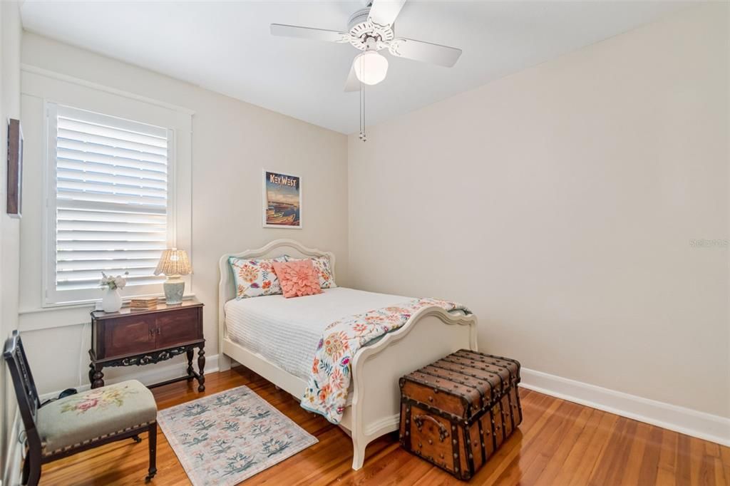 For Sale: $899,900 (3 beds, 2 baths, 1717 Square Feet)