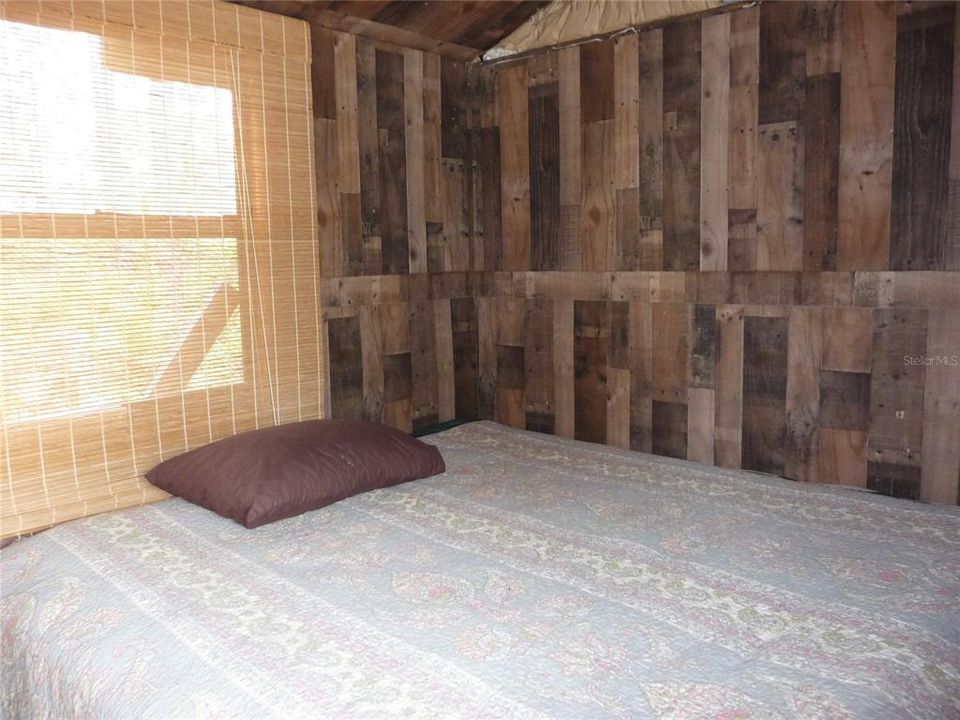 На продажу: $69,900 (2.48 acres)