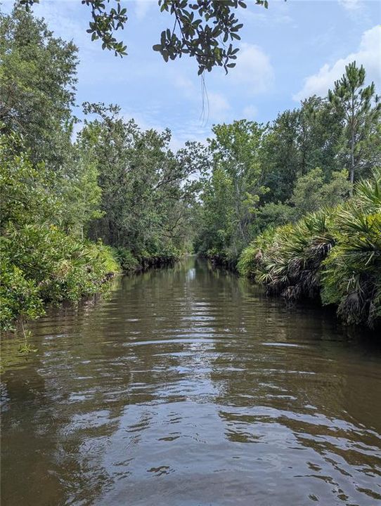 На продажу: $69,900 (2.48 acres)